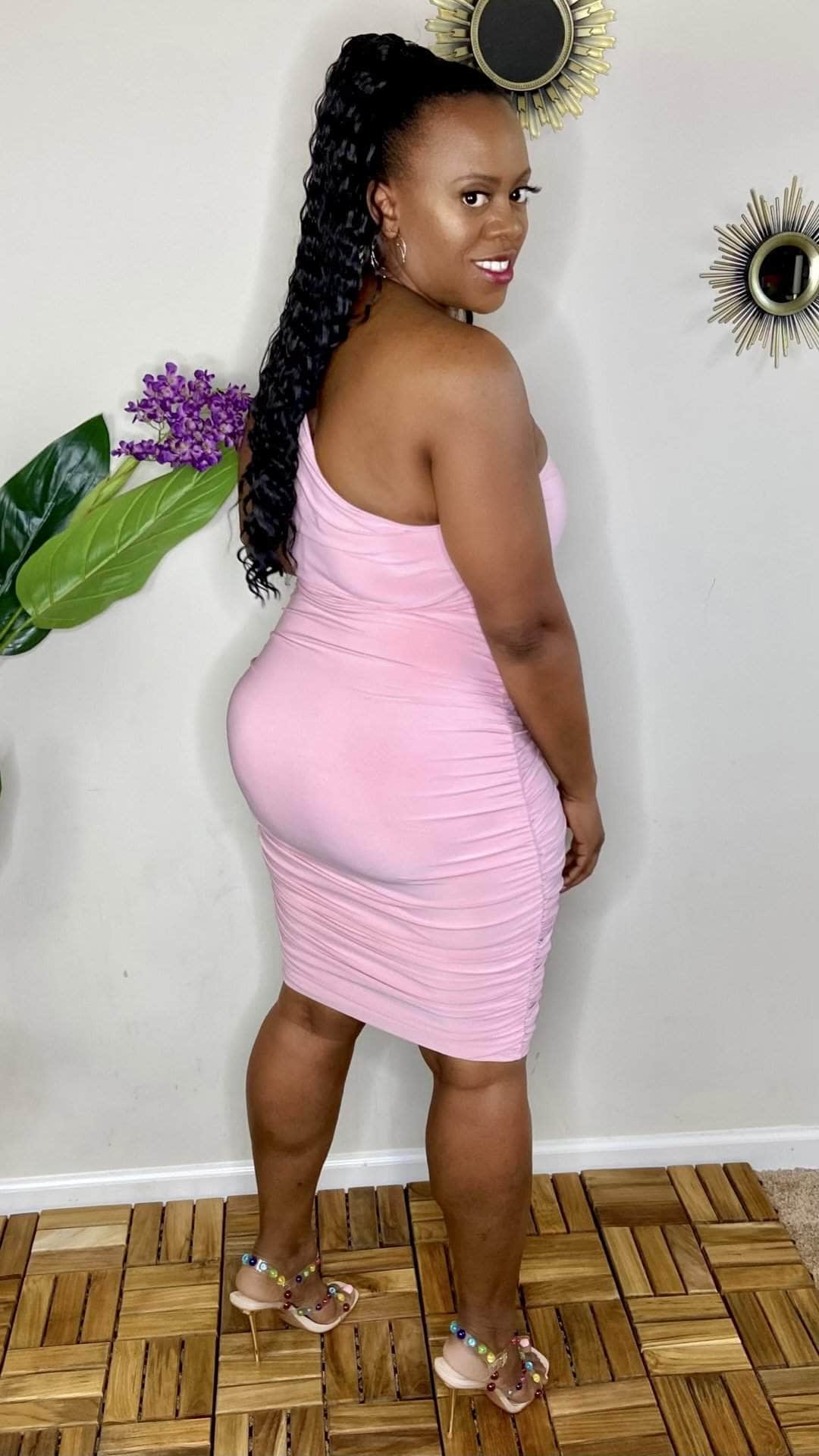 lee monet Leave Him On Read One Shoulder Ruched MIDI Dress (Pink)