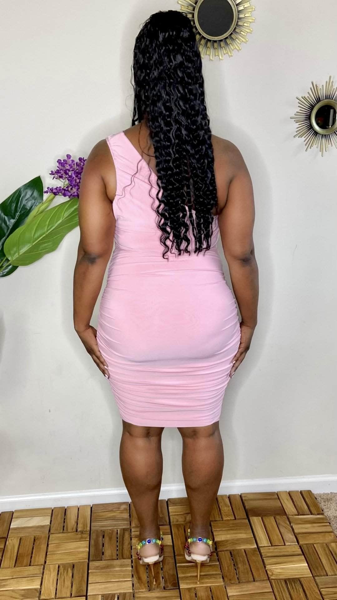 lee monet Leave Him On Read One Shoulder Ruched MIDI Dress (Pink)