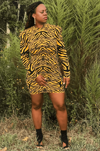 lee monet Puff Sleeve Mini Knit Tiger Dress (Blk/Yellow)